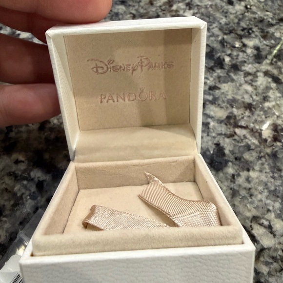 Cinderella Pandora Charm - Picture 5 of 7